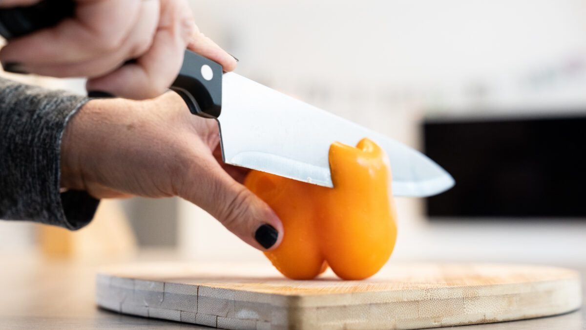 Cutting a pepper