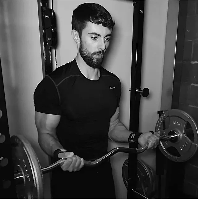 simon byrne fitness infuencer